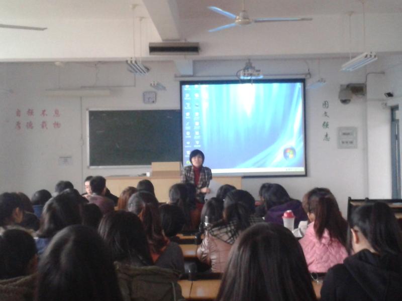 人兽性交
2012��2013学年上学期学生工作总结大会圆满结束.jpg